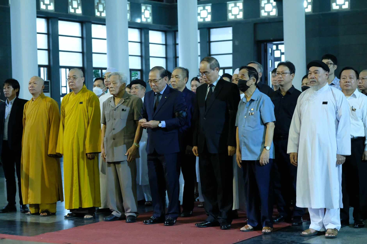 Đoàn Ủy ban Trung ương Mặt trận Tổ quốc Việt Nam vào viếng đồng chí Vũ Khoan.