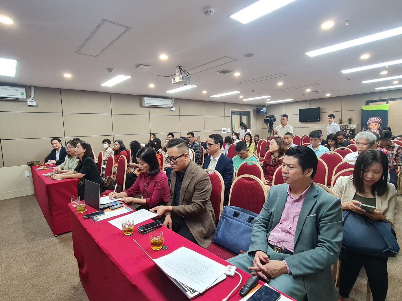 Quang cảnh hội thảo