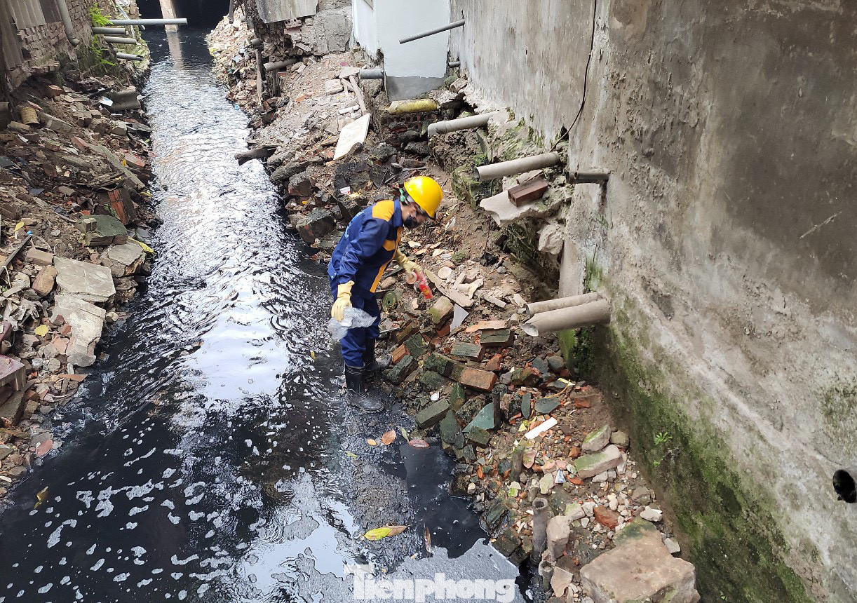 Mương nước này là một nhánh của sông Tô Lịch với chiều dài khoảng 3km từ dốc La Pho đến Cống Đõ. Con mương này là nơi thoát nước cho 2 quận Ba Đình và Tây Hồ