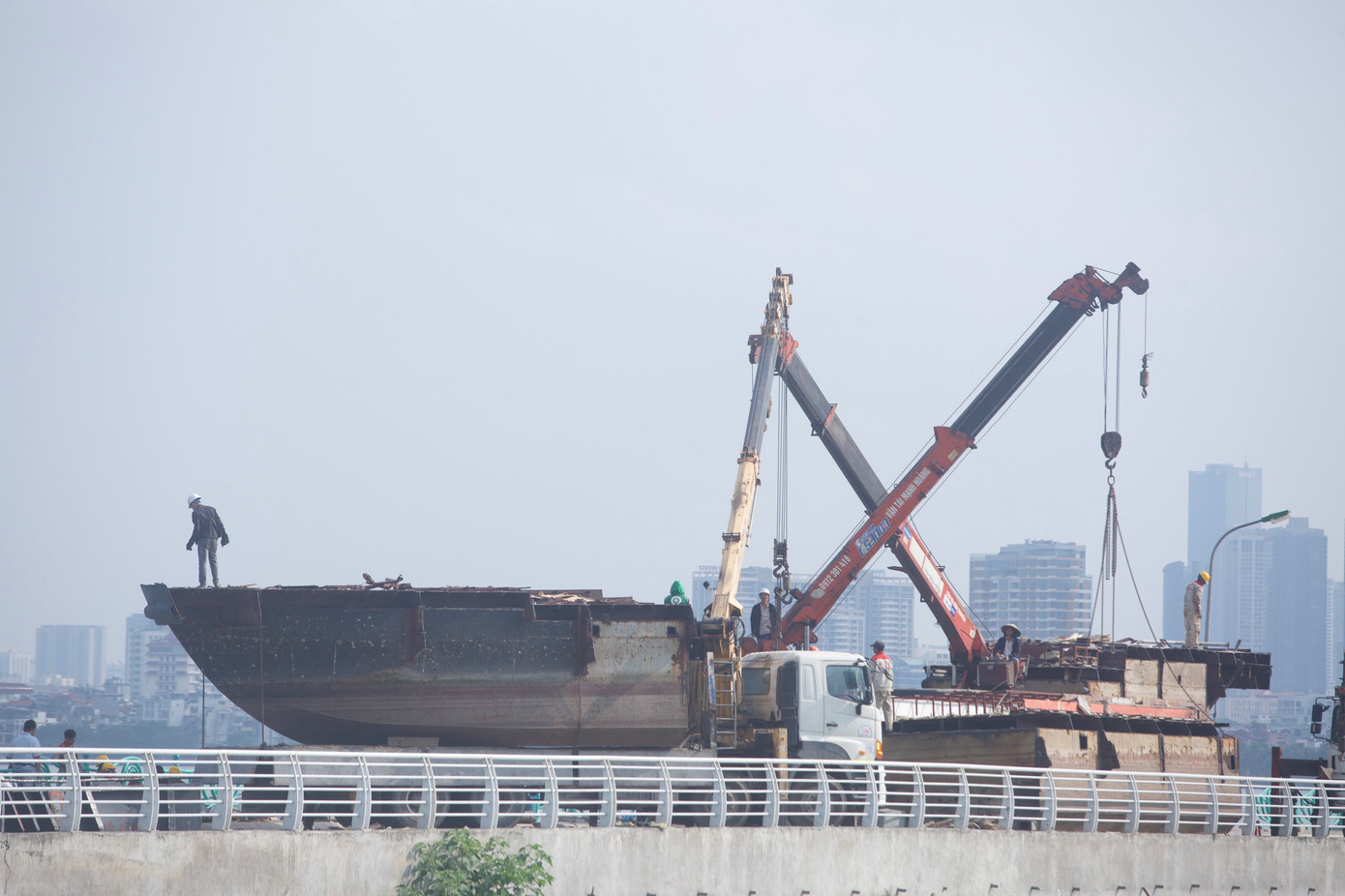 Việc di dời tàu Nàng tiên cá Taboo đang hoàn tất