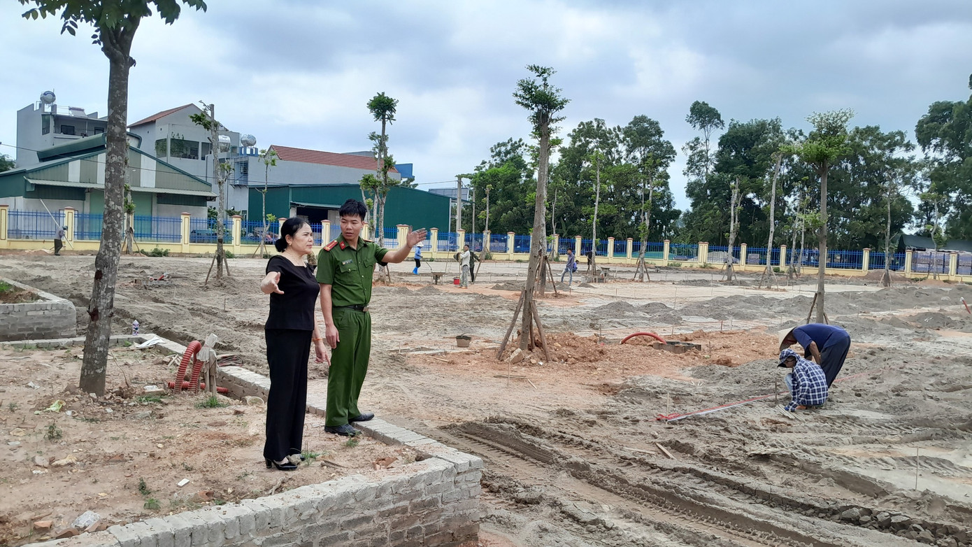 Các công trình văn hóa đang được xây dựng tại Tổ dân phố Trong Ngoài, thị trấn Hương Canh