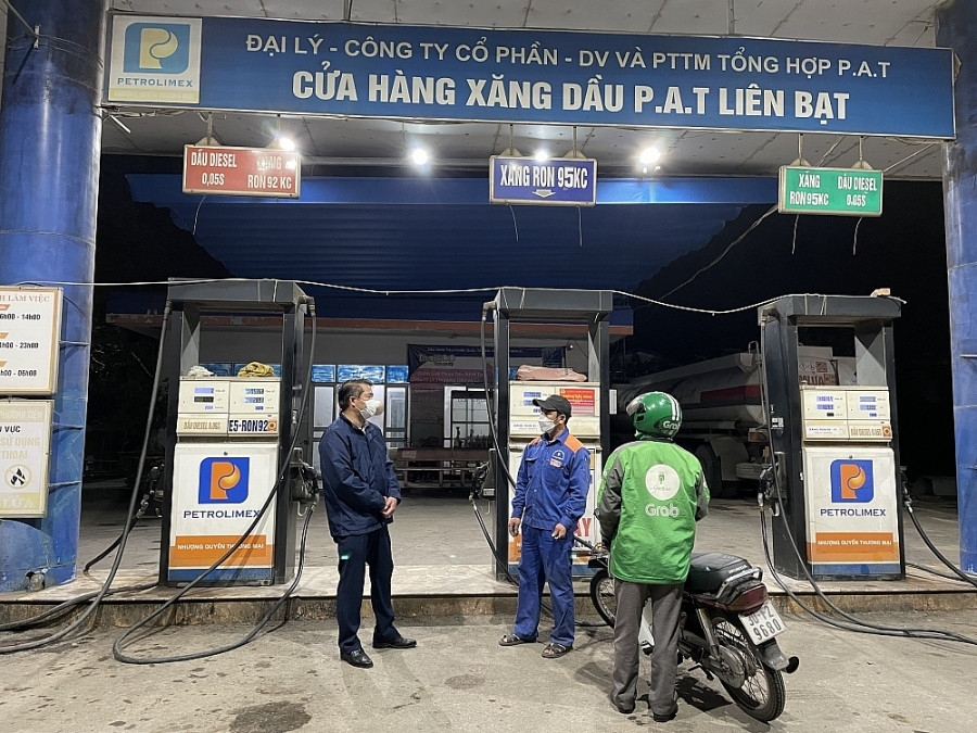 Tổ công tác kiểm tra hoạt động kinh doanh xăng dầu Tổ công tác kiểm tra hoạt động kinh doanh xăng dầu