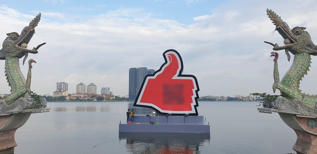 Biểu tượng check-in này đã xuất hiện ở hồ Tây ngày 14/5 Biểu tượng check-in này đã xuất hiện ở hồ Tây ngày 14/5