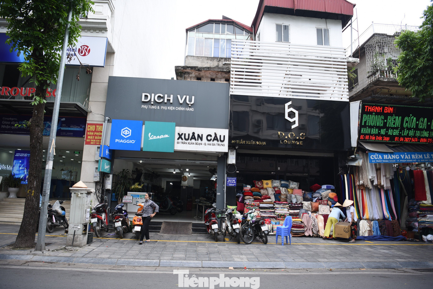 Hè phố Ngô Thì Nhậm (đoạn từ ngã tư Lê Văn Hưu đến Trần Xuân Soạn) được đánh giá đủ điều kiện đặc thù để kinh doanh tạm thời