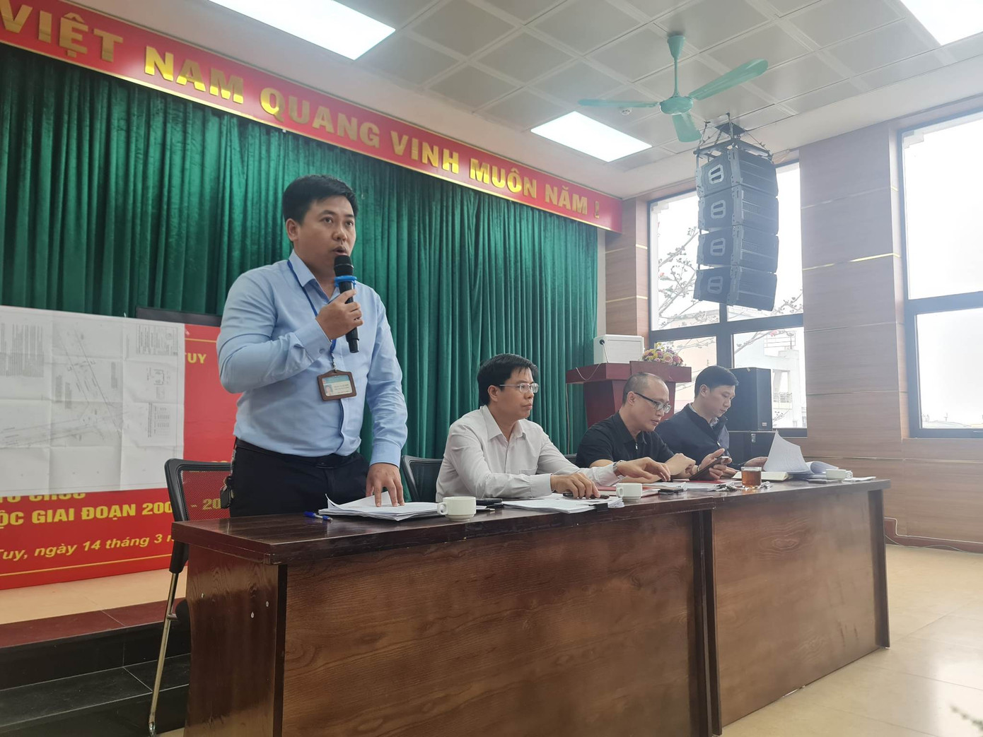 Phó Chủ tịch UBND phường Vĩnh Tuy giải đáp thắc mắc liên quan đến dự án Phó Chủ tịch UBND phường Vĩnh Tuy giải đáp thắc mắc liên quan đến dự án