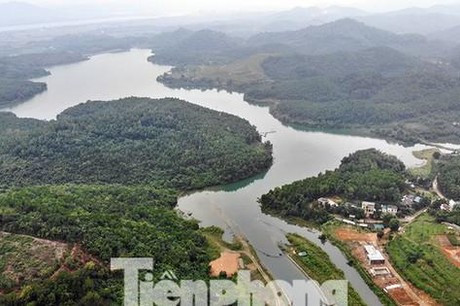 Hồ Đầm Bài nơi nước sông Đà được bơm vào để dẫn đến nhà máy Hồ Đầm Bài nơi nước sông Đà được bơm vào để dẫn đến nhà máy