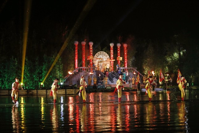 Biểu diễn thực cảnh Tinh hoa Bắc Bộ.