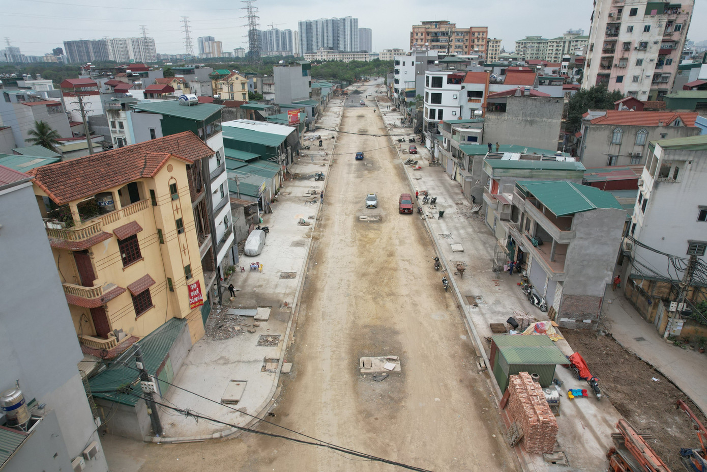 Dự án đường nối Khu đô thị Đồng Tàu - Tam Trinh (phường Thịnh Liệt) dài 1,9km, mặt cắt ngang 30m, gồm lòng đường 15m (4 làn xe) vỉa hè 7,5m mỗi bên.