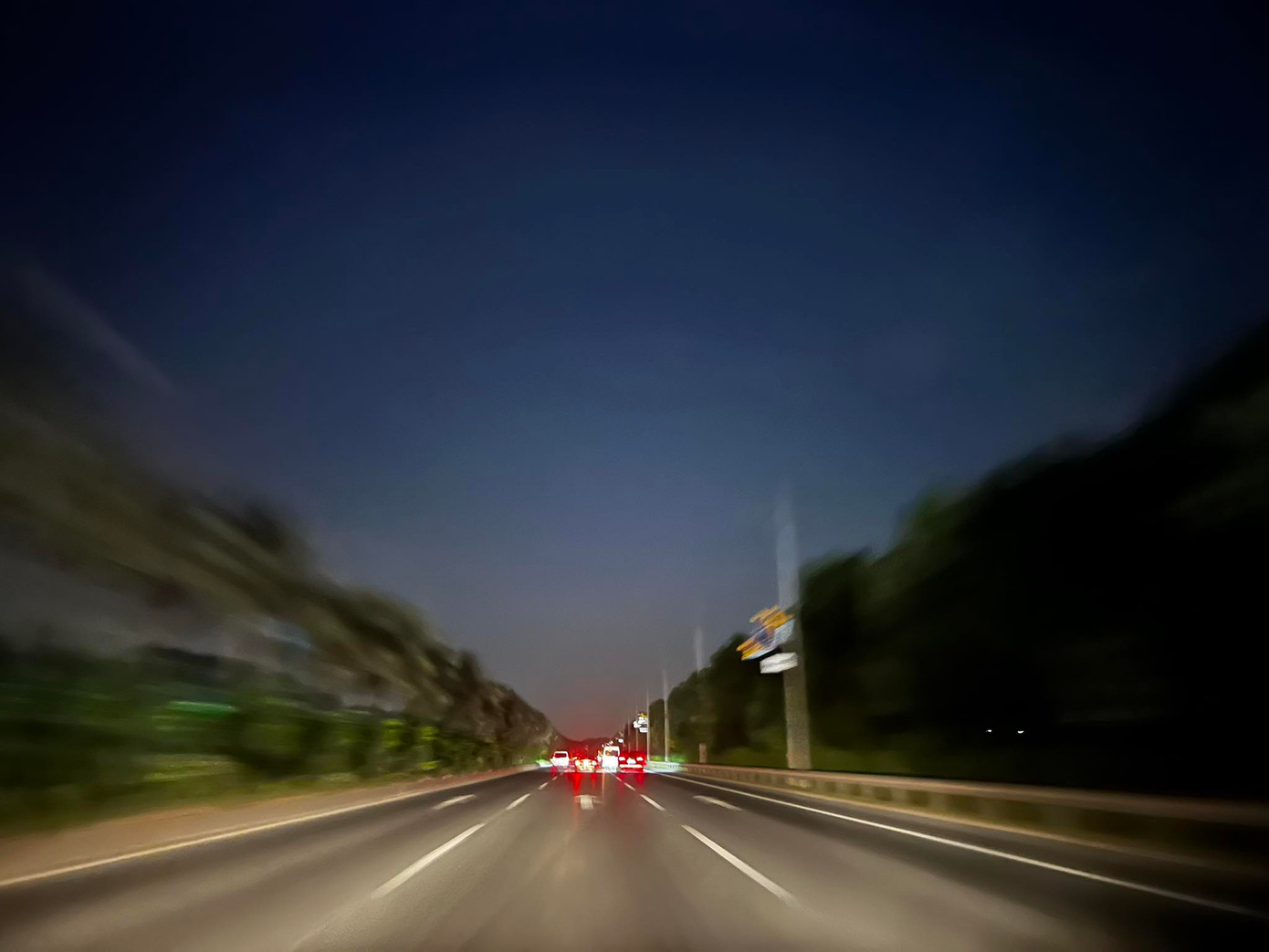 Ảnh độc giả cung cấp trên tuyến đường Võ Nguyên Giáp Ảnh độc giả cung cấp trên tuyến đường Võ Nguyên Giáp