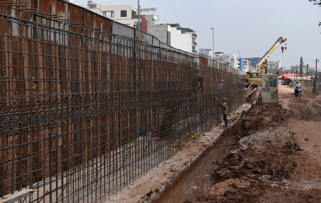 Ghi nhận đoạn hạ đê trên đường Âu Cơ đầu tháng 6/2023 Ghi nhận đoạn hạ đê trên đường Âu Cơ đầu tháng 6/2023