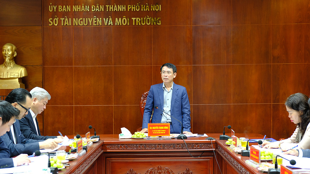 Phó Chủ tịch UBND TP Hà Nội Nguyễn Trọng Đông làm việc với Sở Tài nguyên và Môi trường Hà Nội