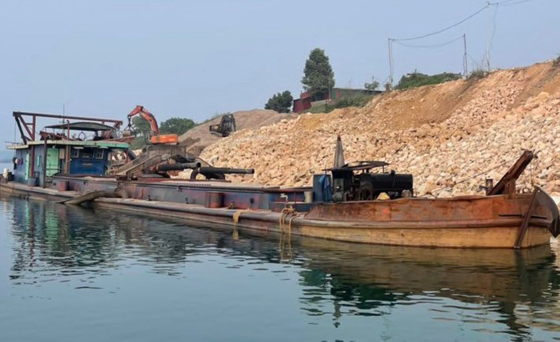 Tàu khai thác cát trái phép bị phát hiện tháng 11/2022.