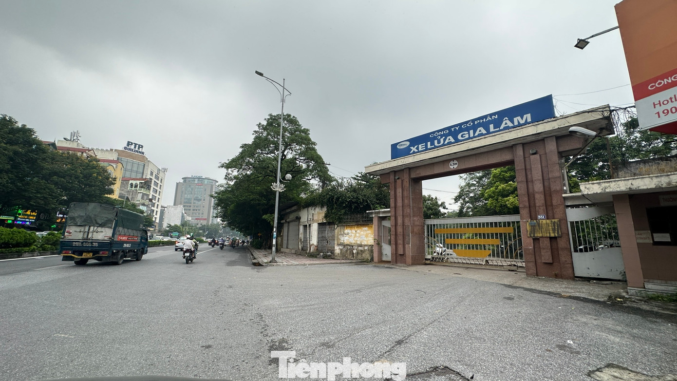 Nhà máy Xe lửa Gia Lâm tại số 551 Nguyễn Văn Cừ, quận Long Biên