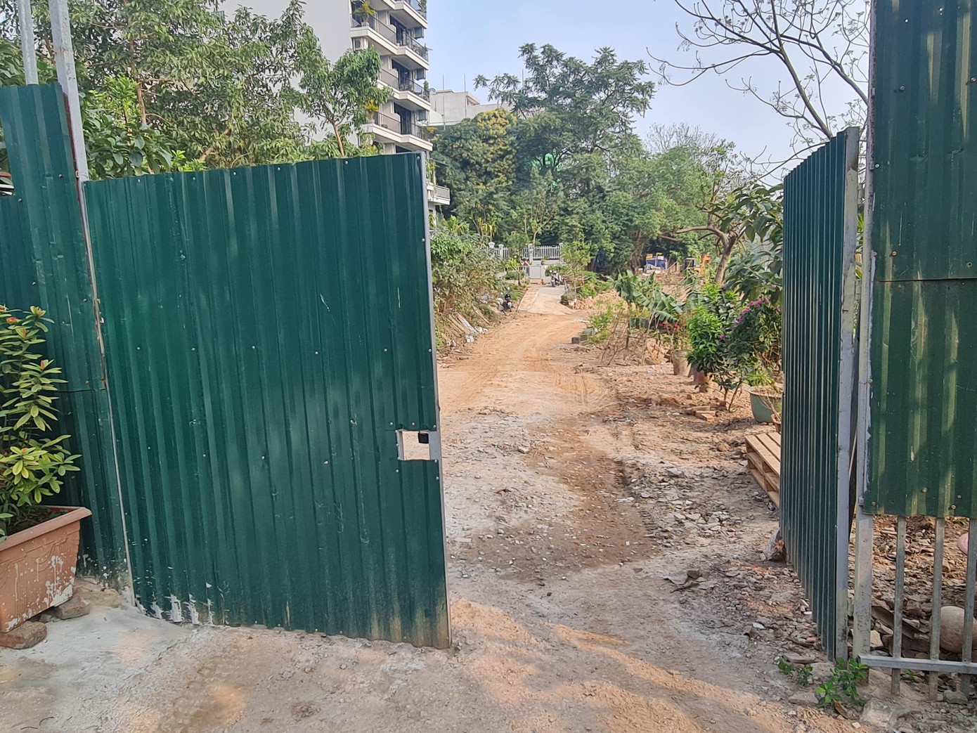 Lãnh đạo quận yêu cầu bịt lối đi này sau khi khắc phục, hoàn trả nguyên trạng Lãnh đạo quận yêu cầu bịt lối đi này sau khi khắc phục, hoàn trả nguyên trạng