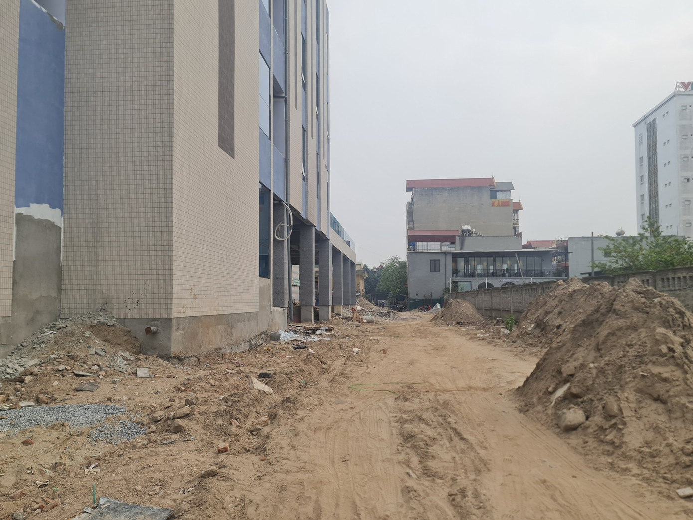 Gần đây Chính phủ có những Nghị định, Nghị quyết để tháo gỡ nhưng vẫn chưa có những hướng dẫn cụ thể của các Bộ chuyên ngành (Y tế, tài chính, Kế hoạch và Đầu tư...).