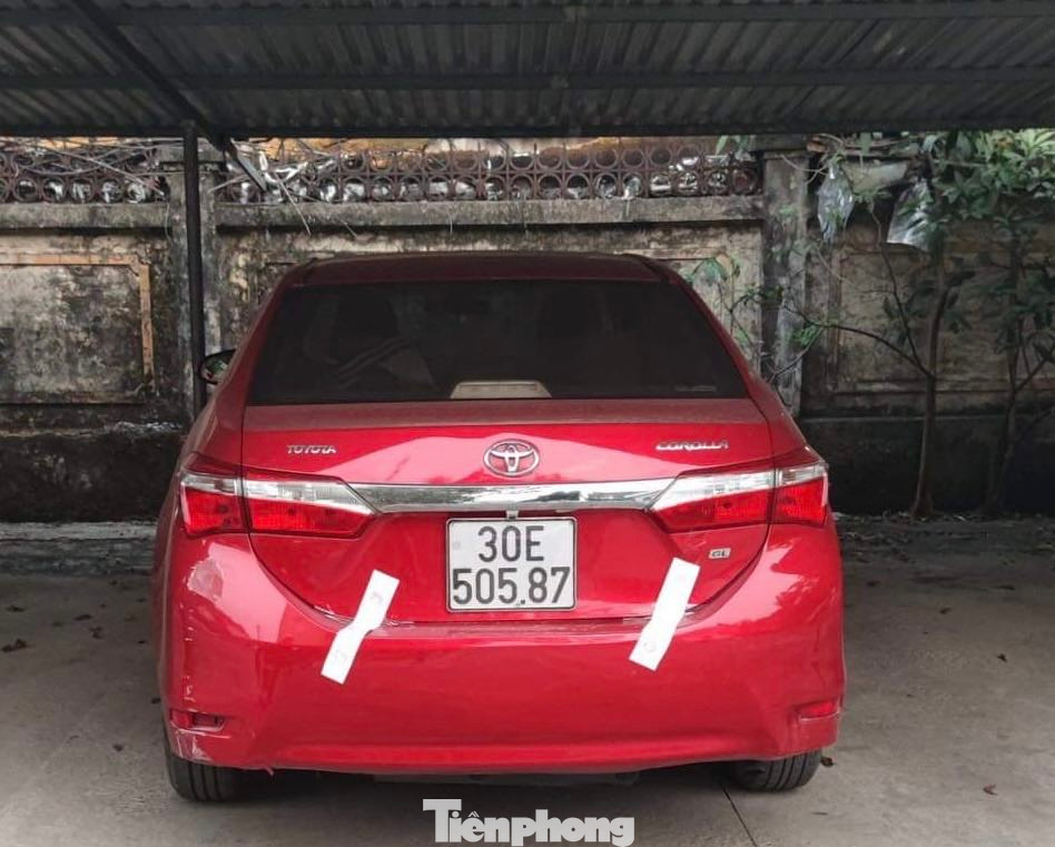 Chiếc xe biển giả bị cơ quan chức năng thu giữ.