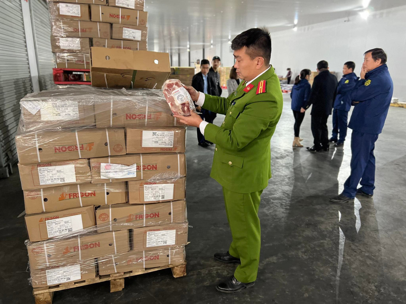 20 tấn thịt bò đông lạnh trong 805 thùng carton