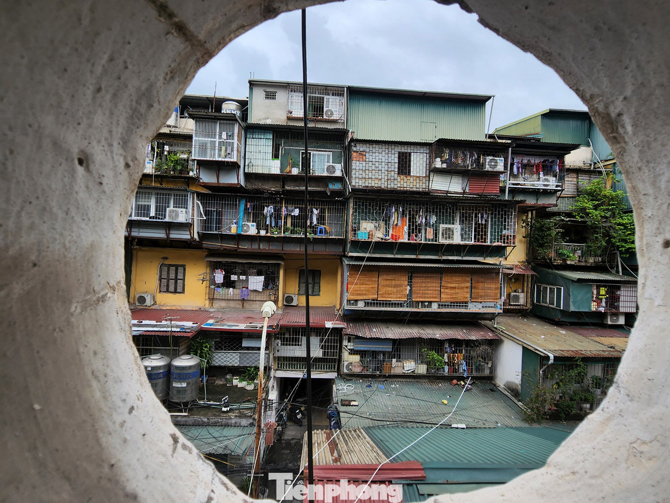 Năm 2016, thành phố có chủ trương xã hội hóa cải tạo đồng bộ cả khu chung cư. Theo danh mục thành phố đưa ra, hàng chục doanh nghiệp đã đăng ký tham gia, lập quy hoạch chi tiết 1/500 để cải tạo khu chung cư cũ. Tuy nhiên, đây là lần đầu tiên thành phố chi ngân sách để lập quy hoạch chi tiết 1/500 cải tạo khu chung cư cũ