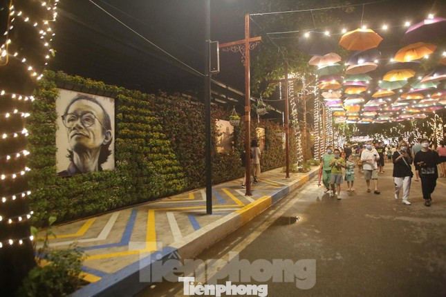 Phố đi bộ Trịnh Công Sơn trong đợt mở lại vào tháng 5/2022