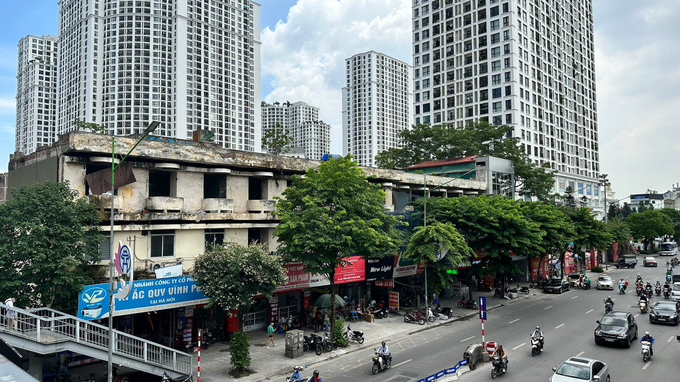 Tòa B dự án King Place nhếch nhác, xuống cấp gây mất mỹ quan đô thị