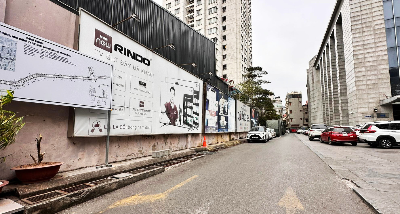 Dự án làm đường kết nối từ phố Lạc Trung qua một công ty xe buýt tới dự án 423 Minh Khai