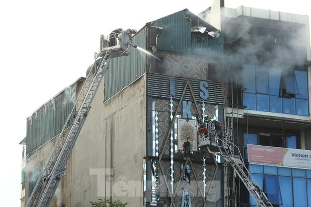 Một vụ cháy quán karaoke trên địa bàn Hà Nội