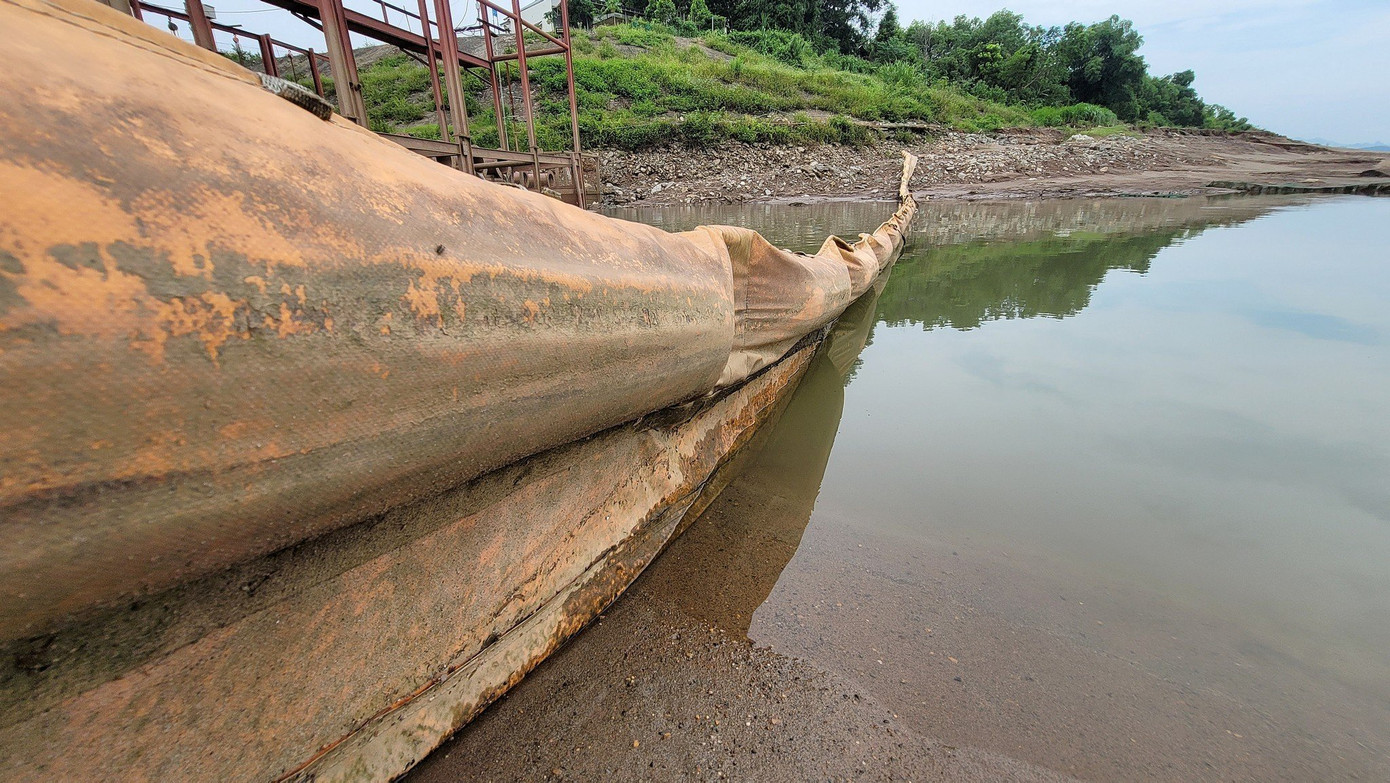 Khi thủy điện Hòa Bình vận hành xả nước xuống hạ du với lưu lượng tối thiểu 214 m3/s, nhà máy vẫn có thể chủ động lấy nước sông Đà bơm tích trữ lên hồ Đầm Bài. Khi thủy điện Hòa Bình vận hành xả nước xuống hạ du với lưu lượng tối thiểu 214 m3/s, nhà máy vẫn có thể chủ động lấy nước sông Đà bơm tích trữ lên hồ Đầm Bài.