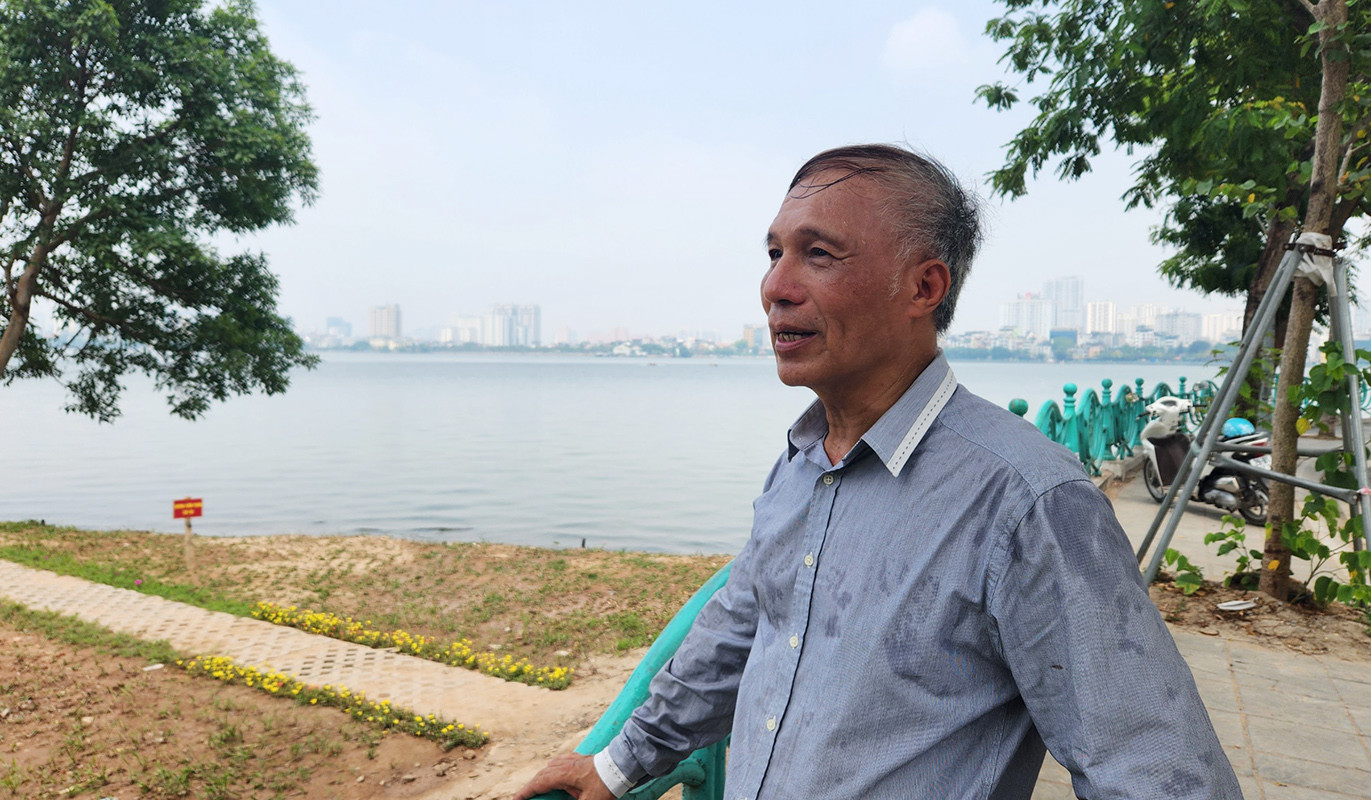 Ông Vũ Dũng (tổ trưởng tổ dân phố số 7, phường Quảng An). Ông Vũ Dũng (tổ trưởng tổ dân phố số 7, phường Quảng An).