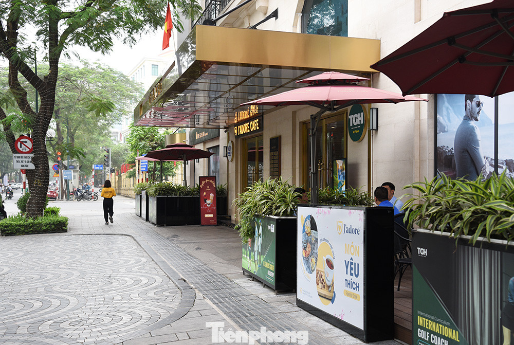 Địa điểm kinh doanh cafe, đồ ăn nhanh trên vỉa hè 30A Lý Thường Kiệt.