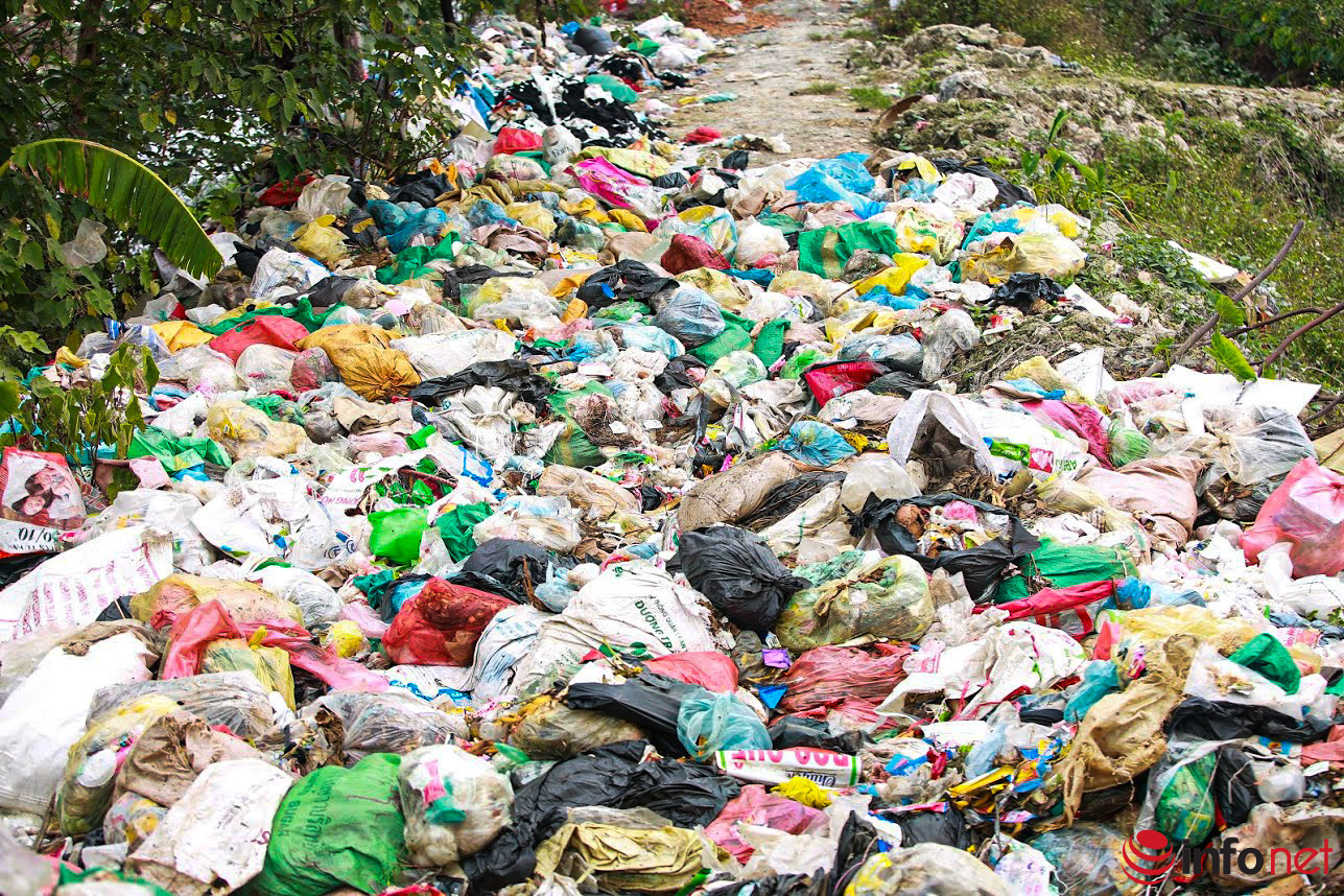 Nhiều bãi rác tự phát mọc lên ở các huyện ngoại thành Nhiều bãi rác tự phát mọc lên ở các huyện ngoại thành