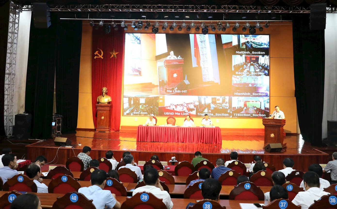 Quang cảnh buổi tiếp xúc cử tri Quang cảnh buổi tiếp xúc cử tri