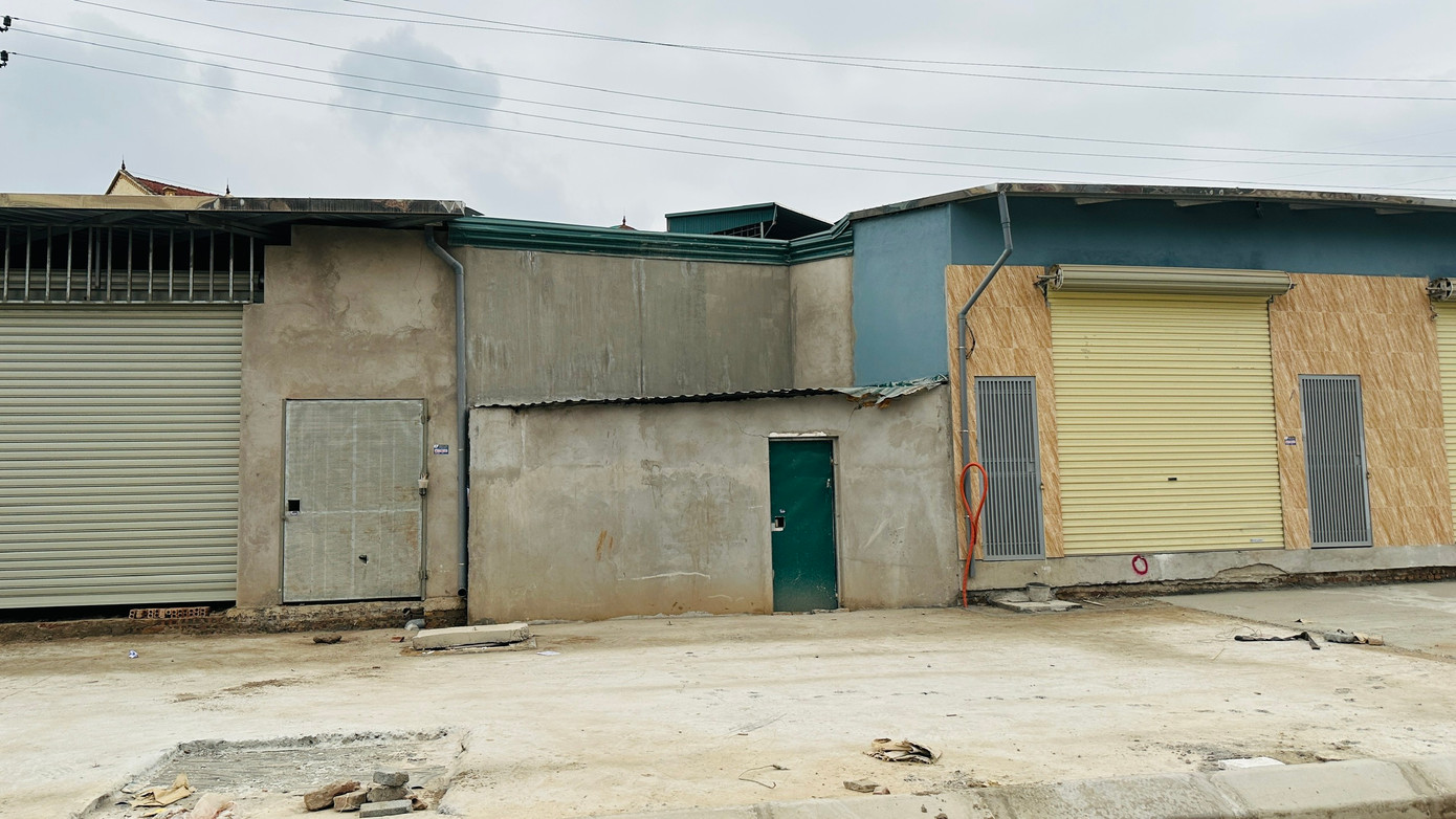 Đại diện Sở Quy hoạch Kiến trúc Hà Nội thông tin: Các trường hợp không đủ tiêu chuẩn cấp phép xây dựng buộc phải hợp thửa với hộ liền kề đủ tiêu chuẩn.