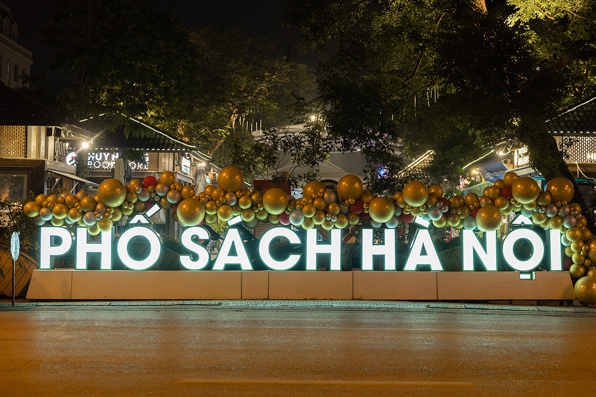 Tối ngày 30/12/2022, “Phố sách cuối tuần” chính thức khai mạc