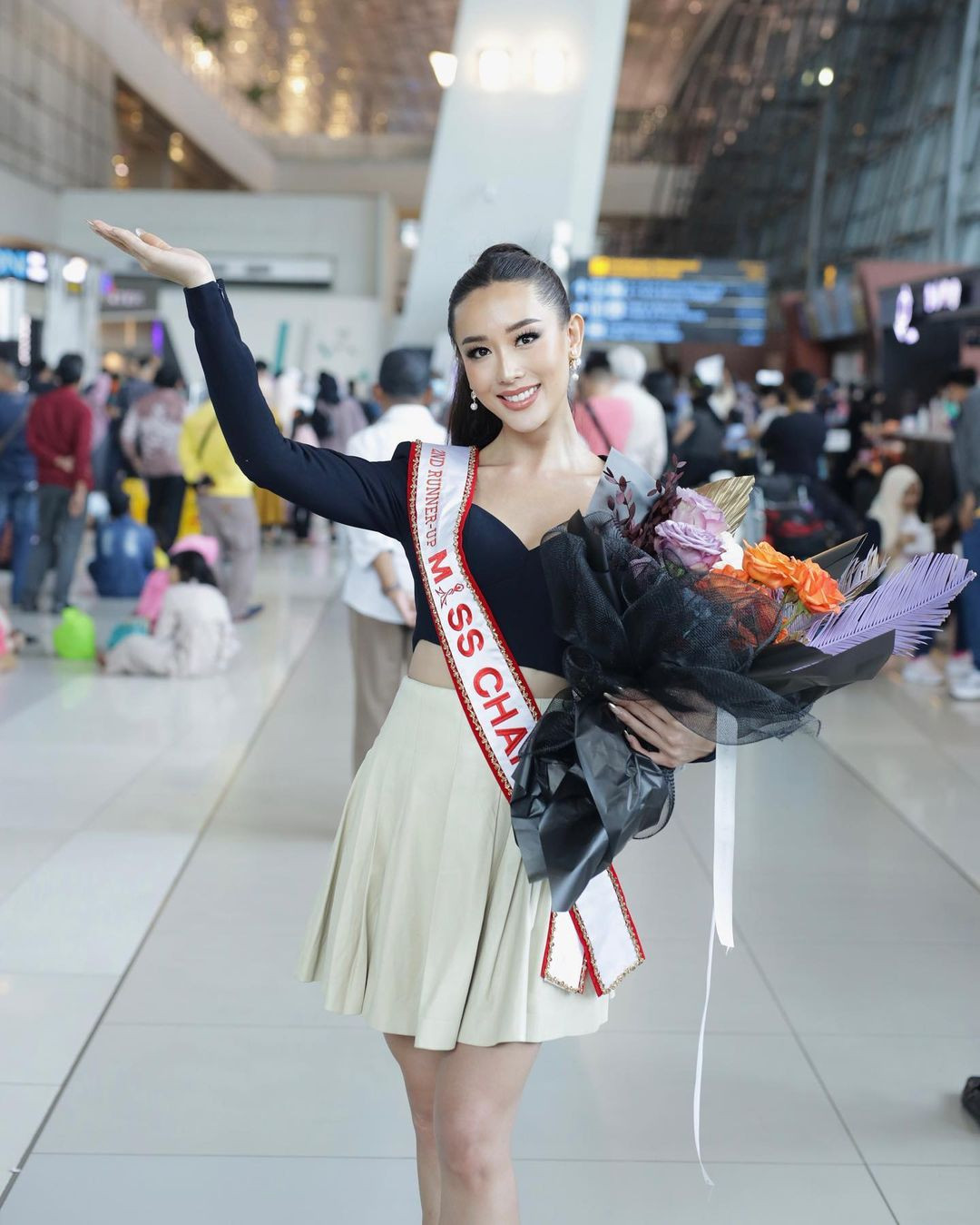 Trước đó, sau khi giành ngôi vị Á hậu 2 tại Miss Charm 2023, Olivia Tan được chào đón nồng nhiệt khi trở về quê nhà ở Indonesia. Cô cũng là trường hợp đặc biệt của cuộc thi năm nay khi đã 29 tuổi nhưng vẫn được phép dự thi. Đặc biệt, Olivia Tan đến với cuộc thi mà không nhận được sự trợ giúp từ phía công ty quản lý. Tất cả chi phí đến với Miss Charm 2023 đều do cô tự chi trả.