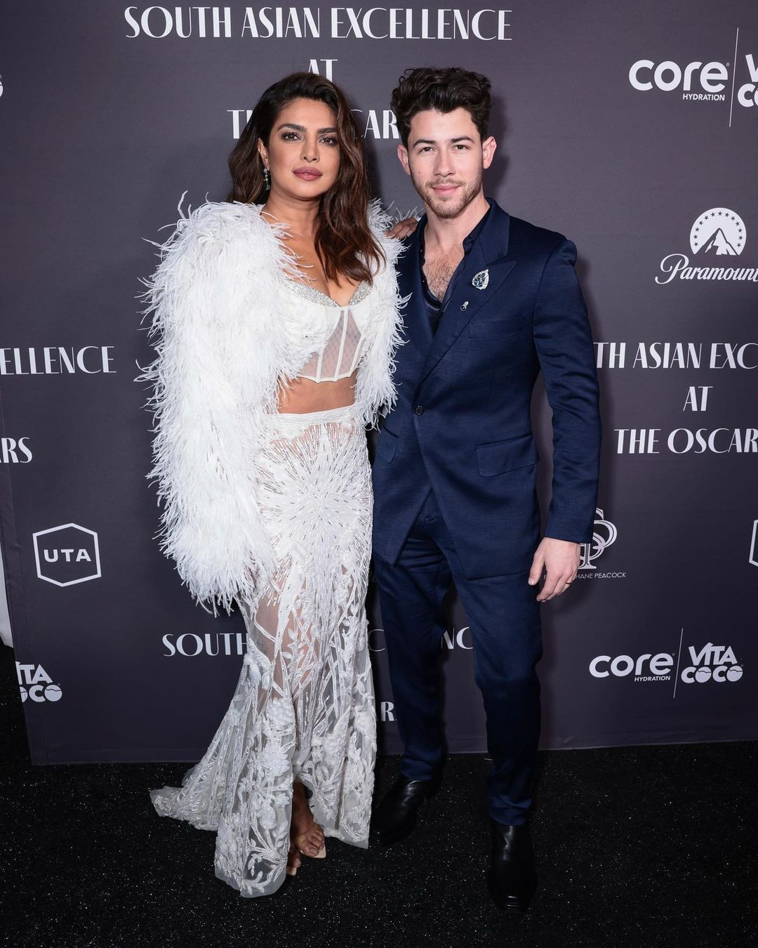 Trong khuôn khổ lễ trao giải Oscar, Hoa hậu Thế giới Priyanka Chopra và chồng là ca sĩ Nick Jonas tham dự sự kiện South Asian Excellence. Đây là sự kiện tôn vinh thành tựu mà các đạo diễn, nhà sản xuất, diễn viên của khu vực Nam Á đạt được ở Hollywood.