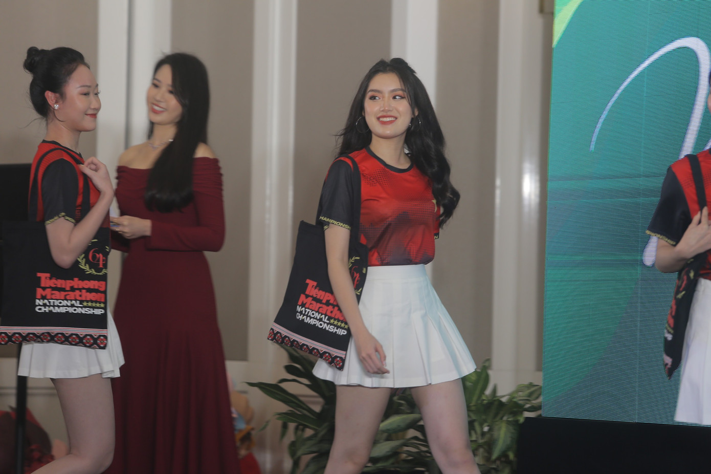 Bộ racekit hứa hẹn sẽ giúp các vận động viên xuất hiện nổi bật và tràn đầy năng lượng tại giải Tiền Phong Marathon 2023 diễn ra ở Lai Châu sắp tới.