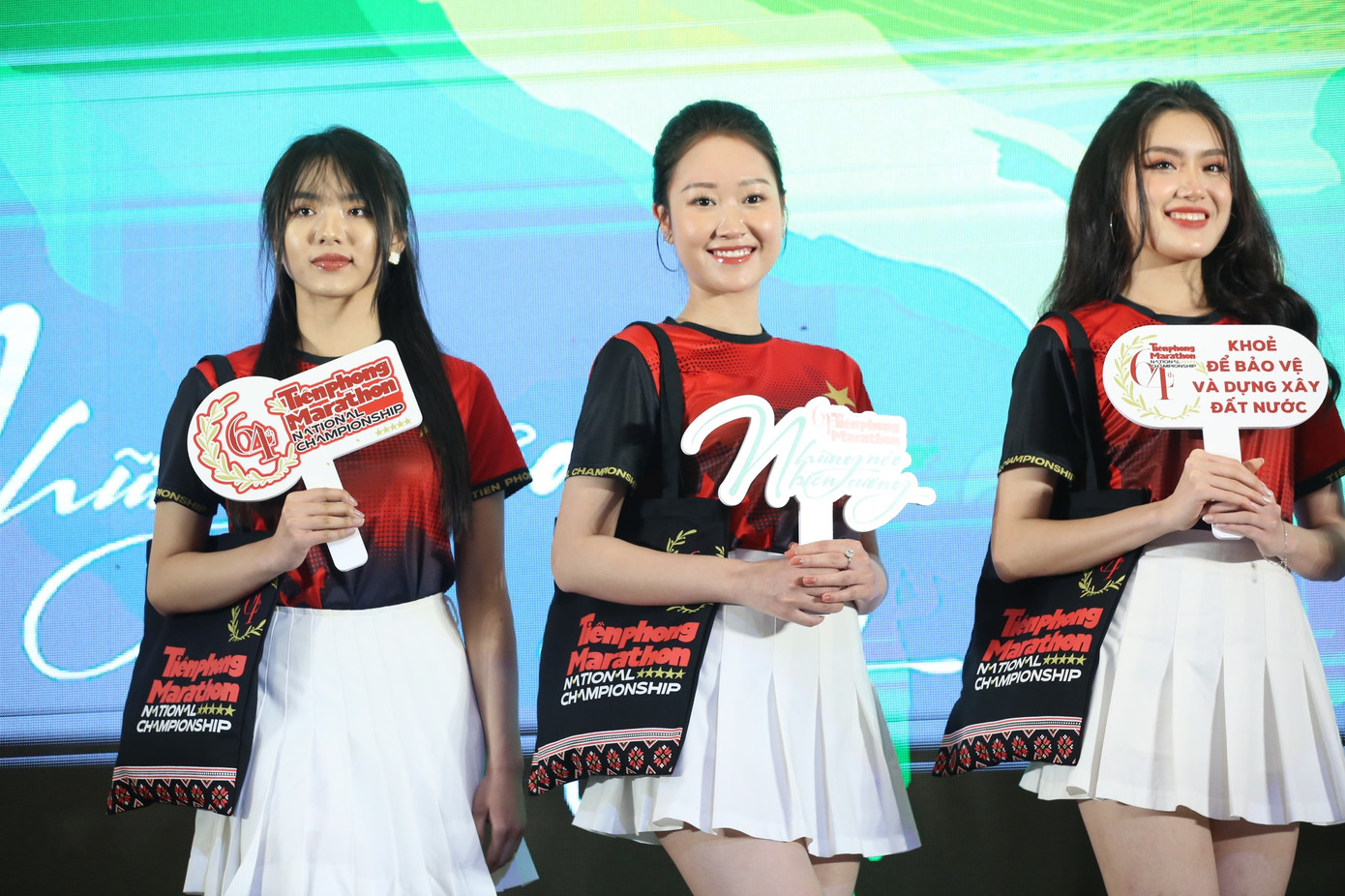 Ngoài các nội dung thi đấu chính thức, giải còn có nội dung chạy đồng hành dành cho lực lượng học sinh, sinh viên, đoàn viên thanh niên, lực lượng vũ trang, công nhân viên chức của tỉnh Lai Châu với sự tham dự của 1.300 người.