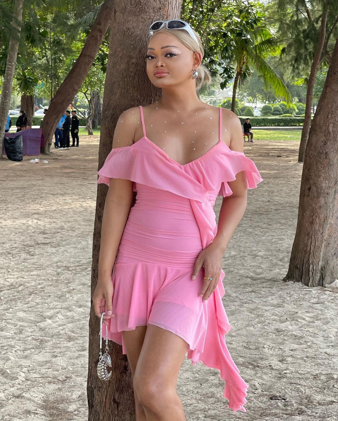 Maeya Sunsun có trang cá nhân với gần 300.000 lượt theo dõi. Trên mạng xã hội, Maeya Sunsun được đánh giá là người đẹp hài hước, nhiều năng lượng, mang lại tiếng cười cho khán giả bằng những màn trình diễn độc lạ.