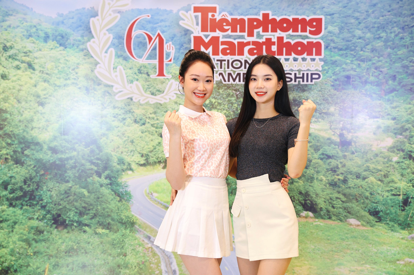 Tiền Phong Marathon được tường thuật trực tiếp trên VTVgo, Đài Phát thanh truyền hình Lai Châu, livestream trên hạ tầng mạng của báo Tiền Phong, Tiền Phong Marathon. Hơn 4.000 vận động viên, trong đó có 225 vận động viên chuyên nghiệp, sẽ tham gia tranh tài ở 4 cự ly thi đấu: 5km, 10km, 21,1km và 42,195km.
