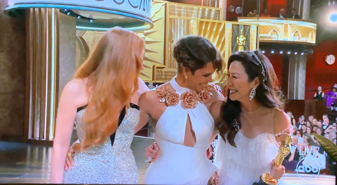 Dương Tử Quỳnh và Halle Berry hội ngộ ở Oscar. Dương Tử Quỳnh và Halle Berry hội ngộ ở Oscar.