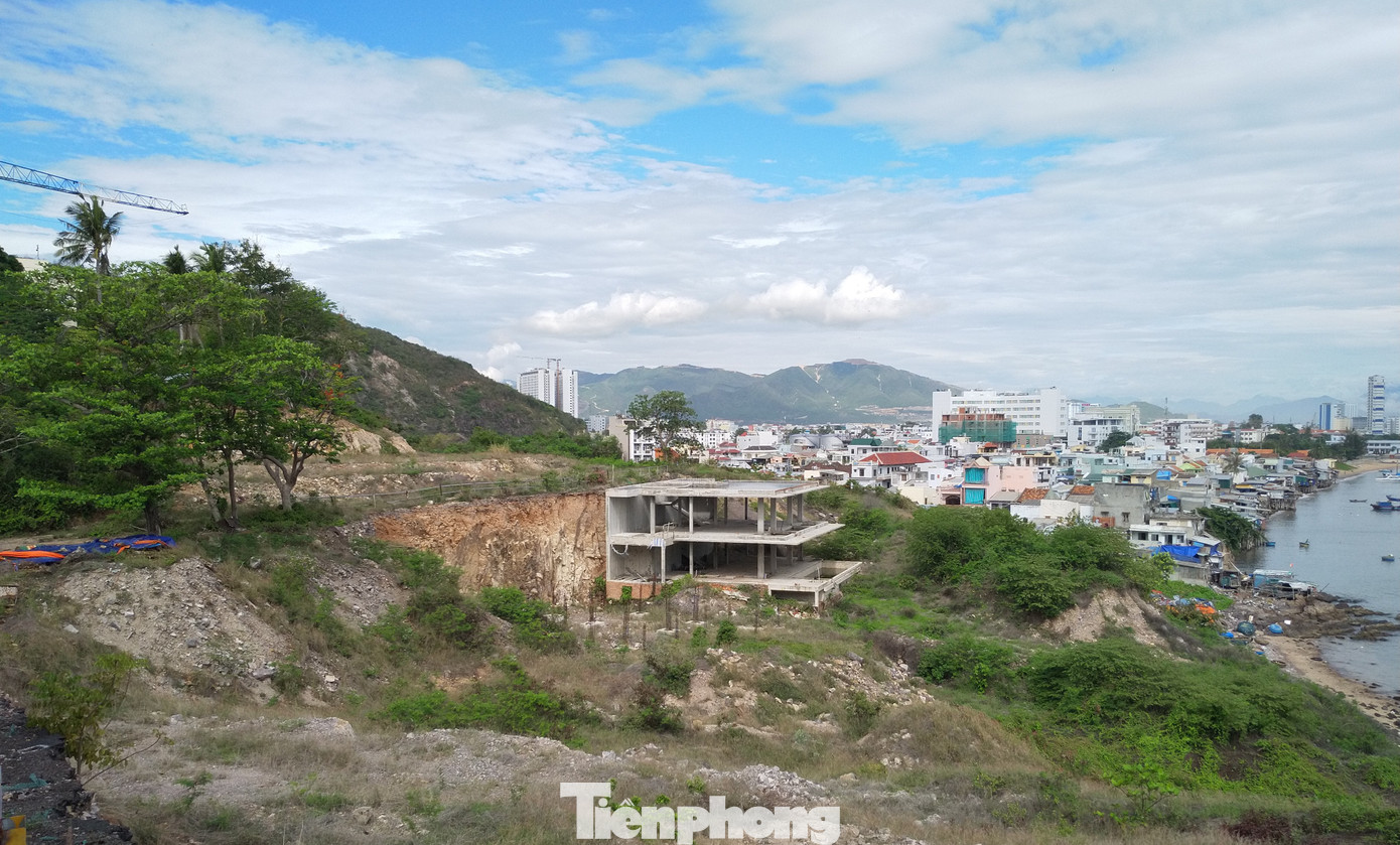 Di tích lầu Bảo Đại bị phá nát để làm biệt thự nghỉ dưỡng ảnh 8