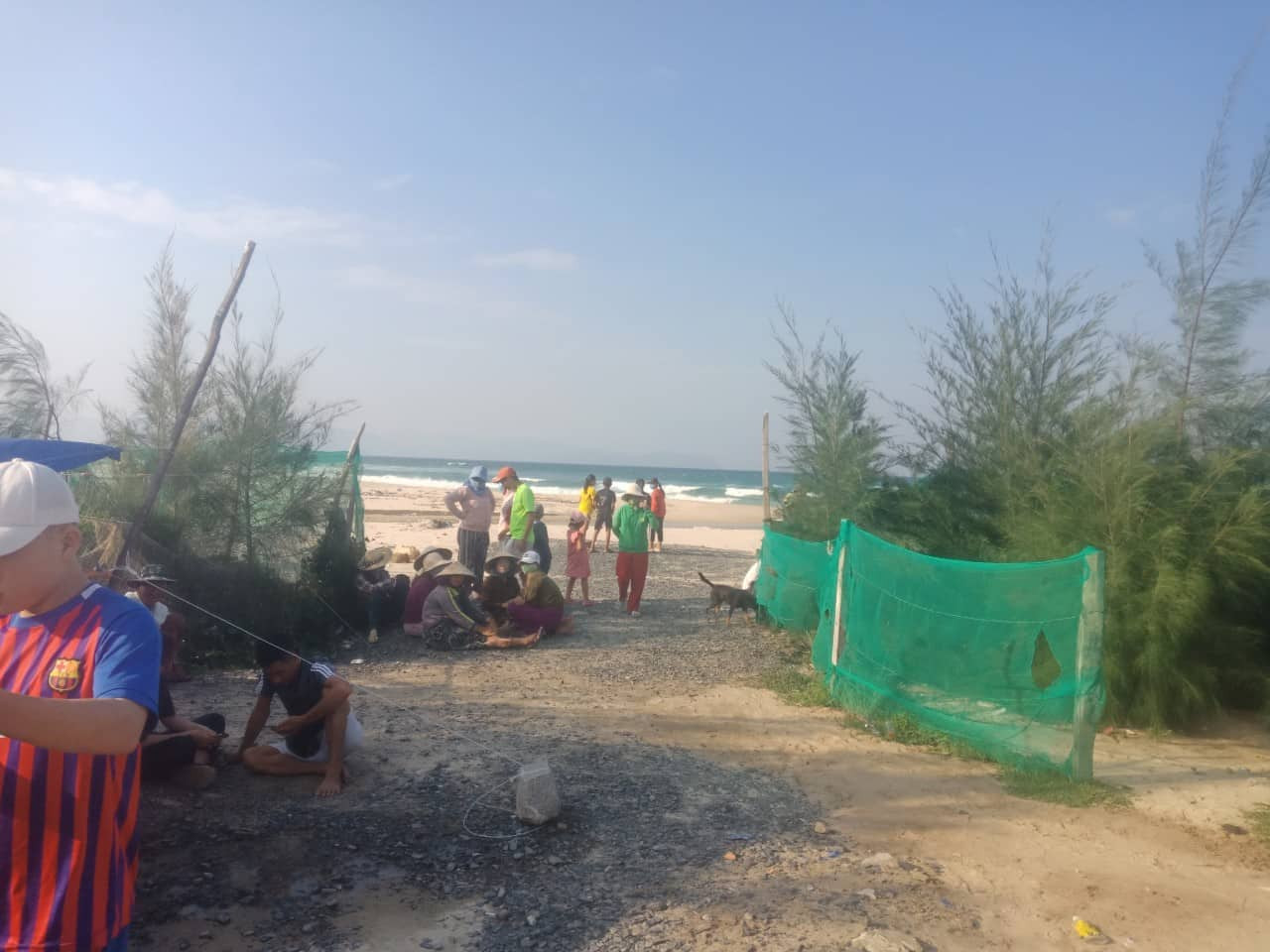 Hai cựu sinh viên Đại học Hoa Sen mất tích khi tắm biển Hòn Gầm ảnh 1