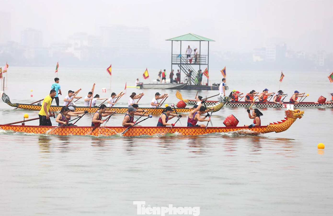 Bên cạnh nội dung thi đấu thuyền rồng kịch tính, hấp dẫn, Giải sẽ đan xen hoạt động phụ trợ khác để mang đến một không khí màu sắc rực rỡ, ấn tượng hòa cùng không khí phấn khởi chào mừng Ngày Giải phóng Thủ đô.