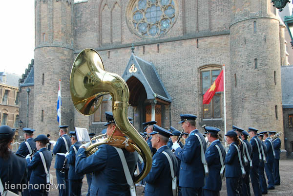 Quốc ca Việt Nam vang lên hùng tráng 