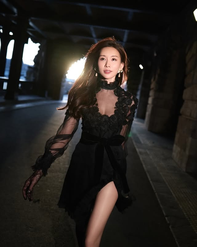 Lâm Chí Linh tại Tuần lễ Thời trang Paris 2025 qua ống kính của người đi đường và máy ảnh chuyên nghiệp. Lâm Chí Linh tại Tuần lễ Thời trang Paris 2025 qua ống kính của người đi đường và máy ảnh chuyên nghiệp.