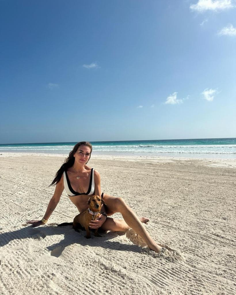 Thân hình đáng ngưỡng mộ của Brooke Shields ở tuổi 60. Ảnh: IG. Thân hình đáng ngưỡng mộ của Brooke Shields ở tuổi 60. Ảnh: IG.