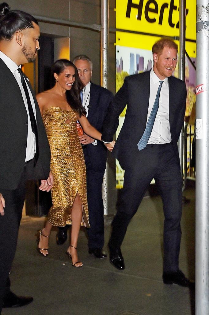 Harry và Meghan được cánh paparazzi "săn đón" nhất khi mới chuyển đến Mỹ vào năm 2020. Ảnh: Zumapress.com/Mega. Harry và Meghan được cánh paparazzi "săn đón" nhất khi mới chuyển đến Mỹ vào năm 2020. Ảnh: Zumapress.com/Mega.