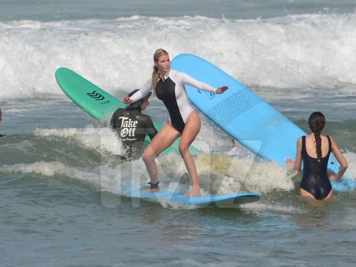 Ivanka cùng chồng con đang tận hưởng kỳ nghỉ đầu hè đầy nắng. Ảnh: TMZ. Ivanka cùng chồng con đang tận hưởng kỳ nghỉ đầu hè đầy nắng. Ảnh: TMZ.