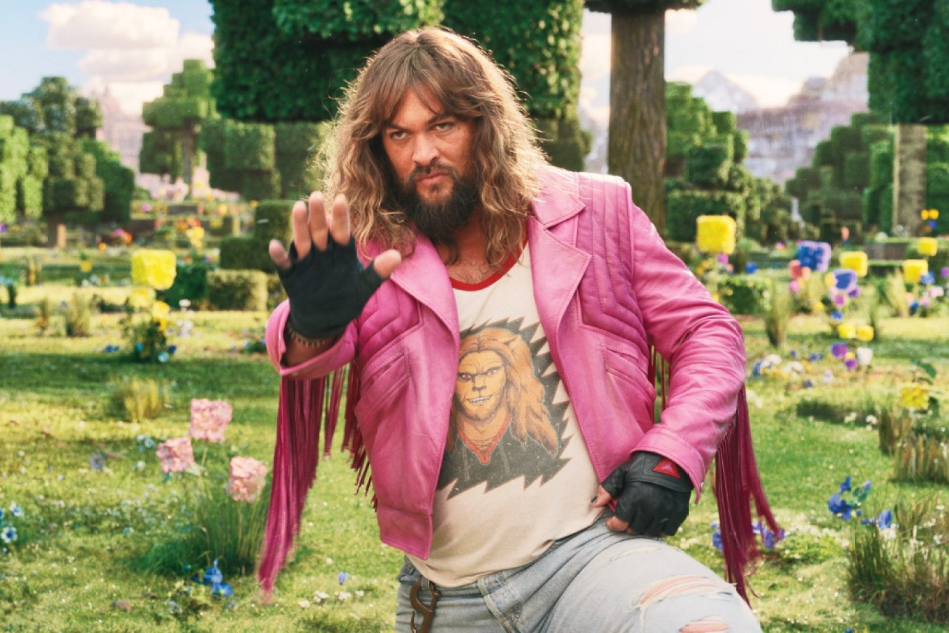 A Minecraft Movie tiếp tục dẫn đầu phòng vé với doanh thu khủng. A Minecraft Movie tiếp tục dẫn đầu phòng vé với doanh thu khủng.