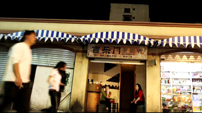  Nhiều cô gái Việt “làm việc” trong những nhà chứa như thế này